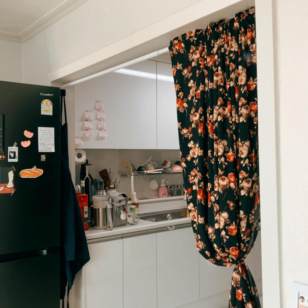 고요하우스 블랙 레트로 커튼 빈티지 검은색 꽃무늬 현관 중문 가리개커튼