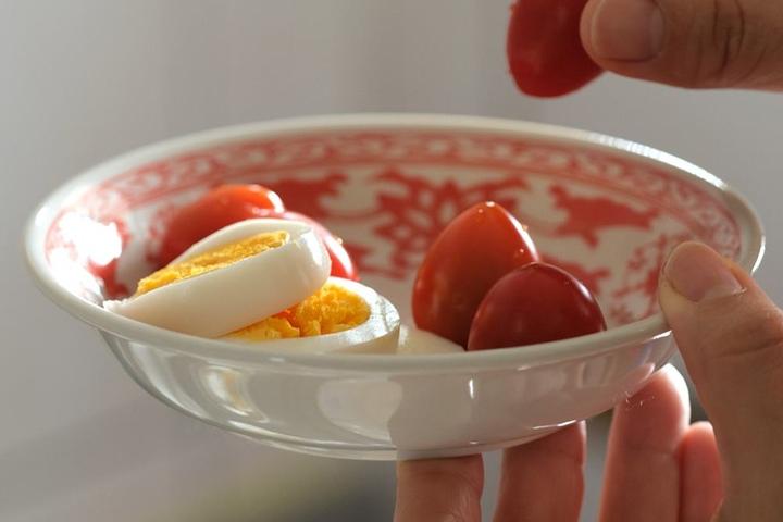 다홍꽃무늬 과일볼