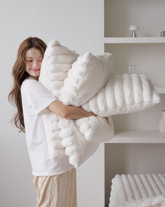 [bebeyul] 몽글몽글 소프티 밍크 라떼 베개커버