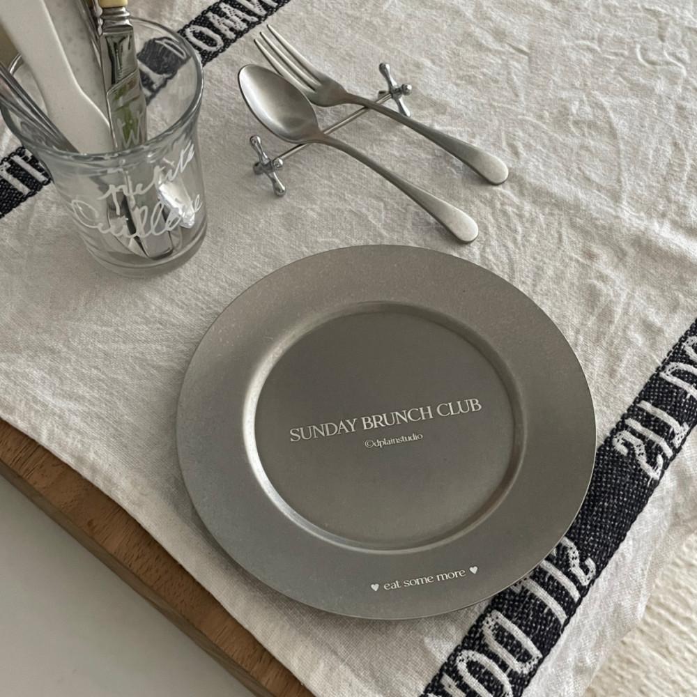 디플레인스튜디오 제작 선데이브런치클럽 원형 플레이트