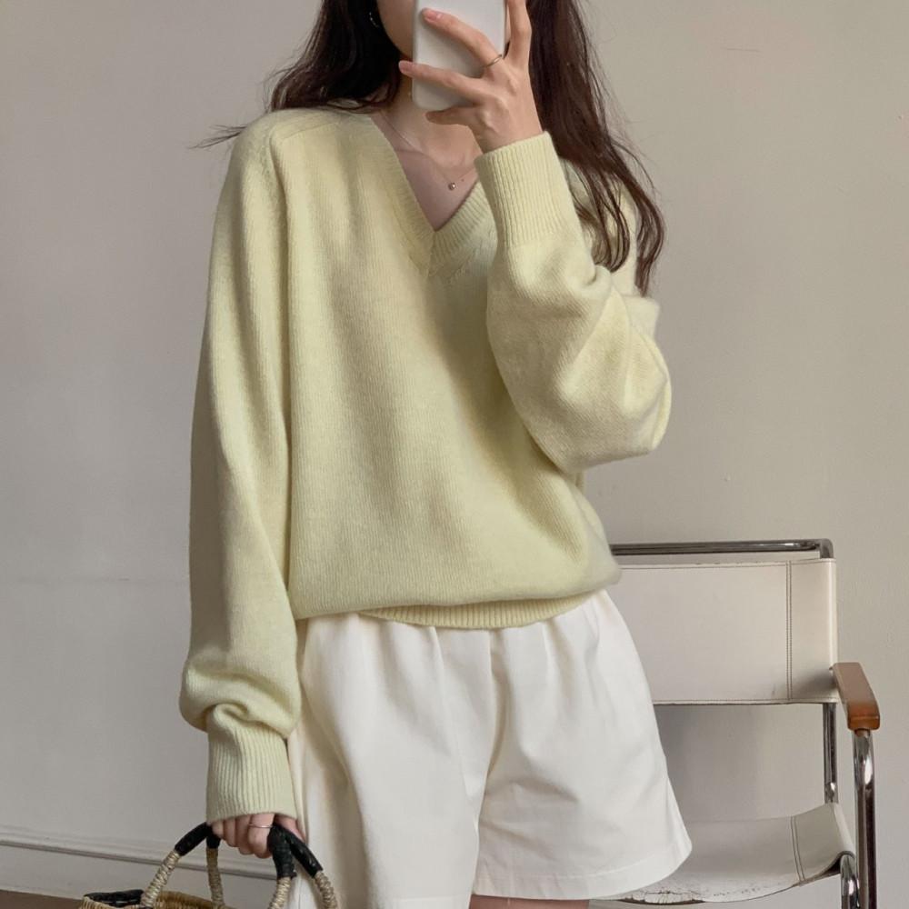 러브 봄 루즈핏 브이넥 니트