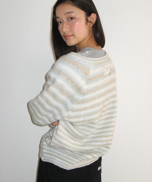 SOFT STRIPE V NECK KNIT GREY