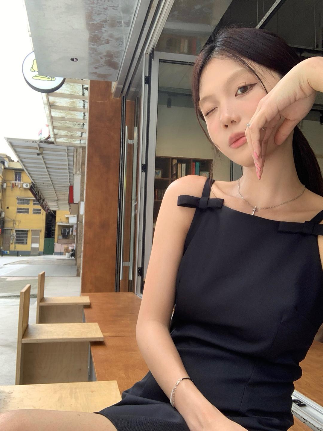 르뚜앙 [당일출고] 하프 여름 휴양지 나시원피스 동남아 휴가 바캉스룩 나일론 스퀘어넥 민소매 키작녀 블랙 미니 원피스