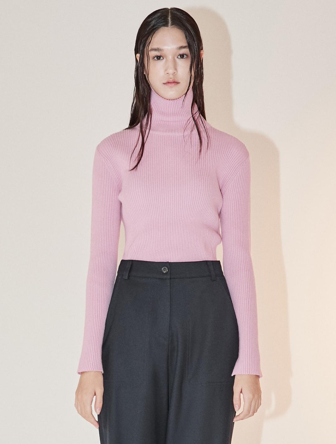 Essential Turtleneck Knit Pullover - Light Pink