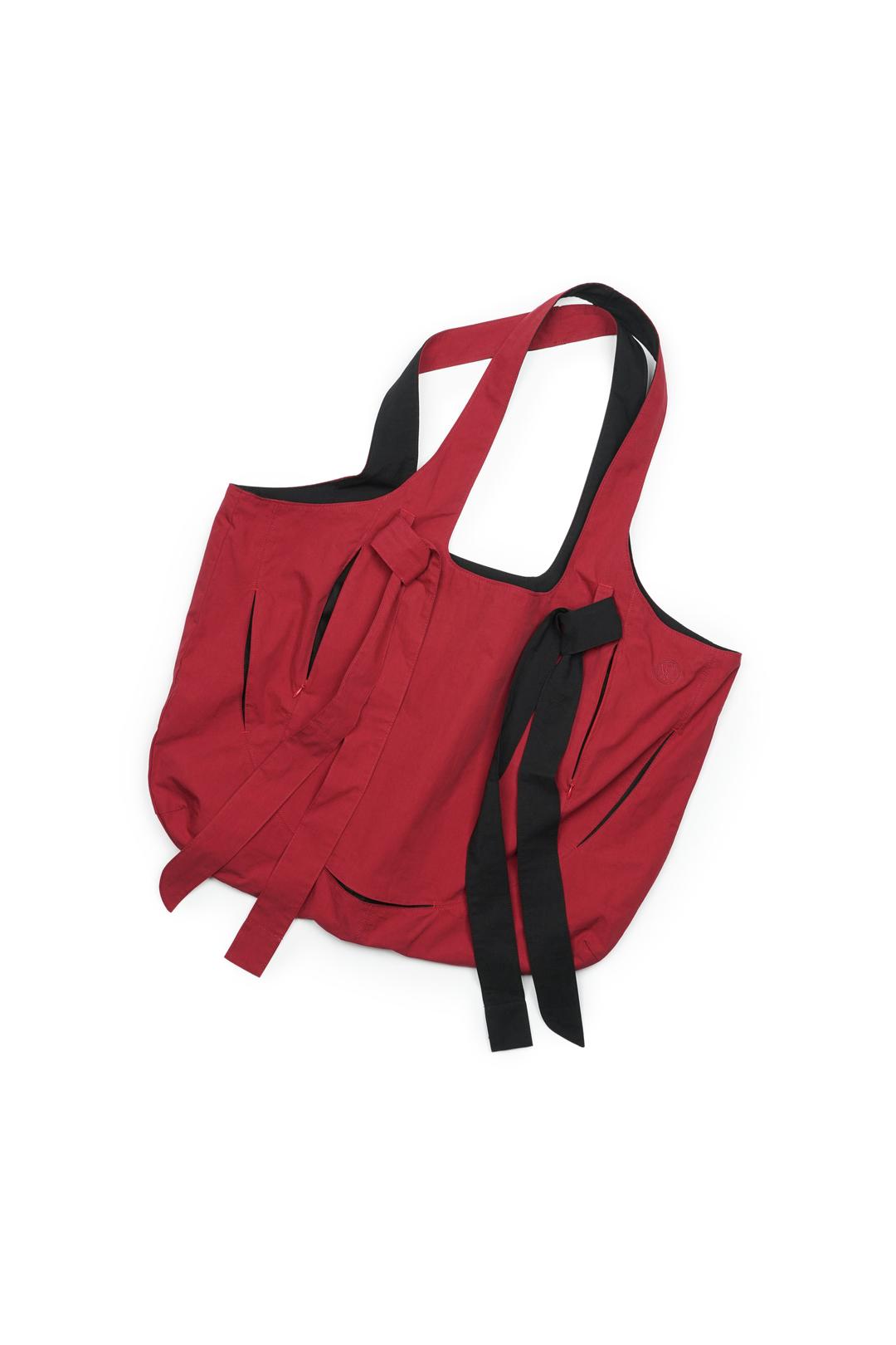 Contrast Tonal Reversible Tote Bag Wine/Balck