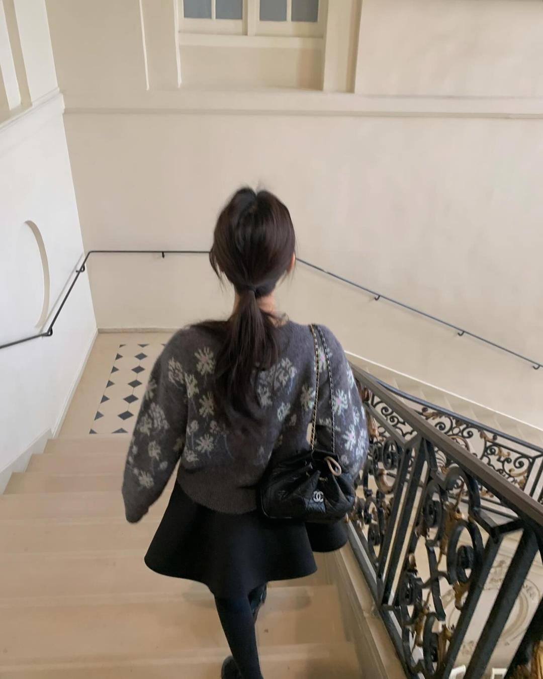 클로젯스토리지 [❄️연말룩] 포스터 비올라 알파카 울 니트 플라워 가디건 2color