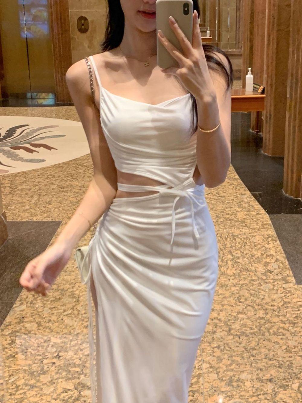 [당일배송/비치웨어/파티룩]헤디 셔링 끈 트임 롱 원피스 (2 color)