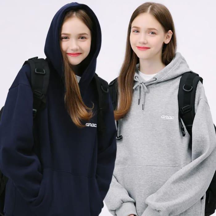 (1+1)에센셜 시그니쳐 자수 후드티