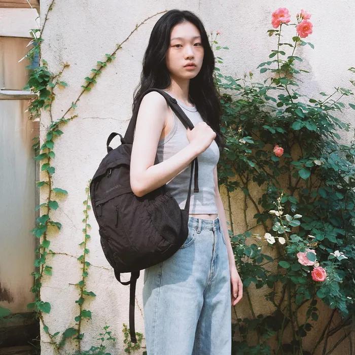 Curved shirring backpack_Black