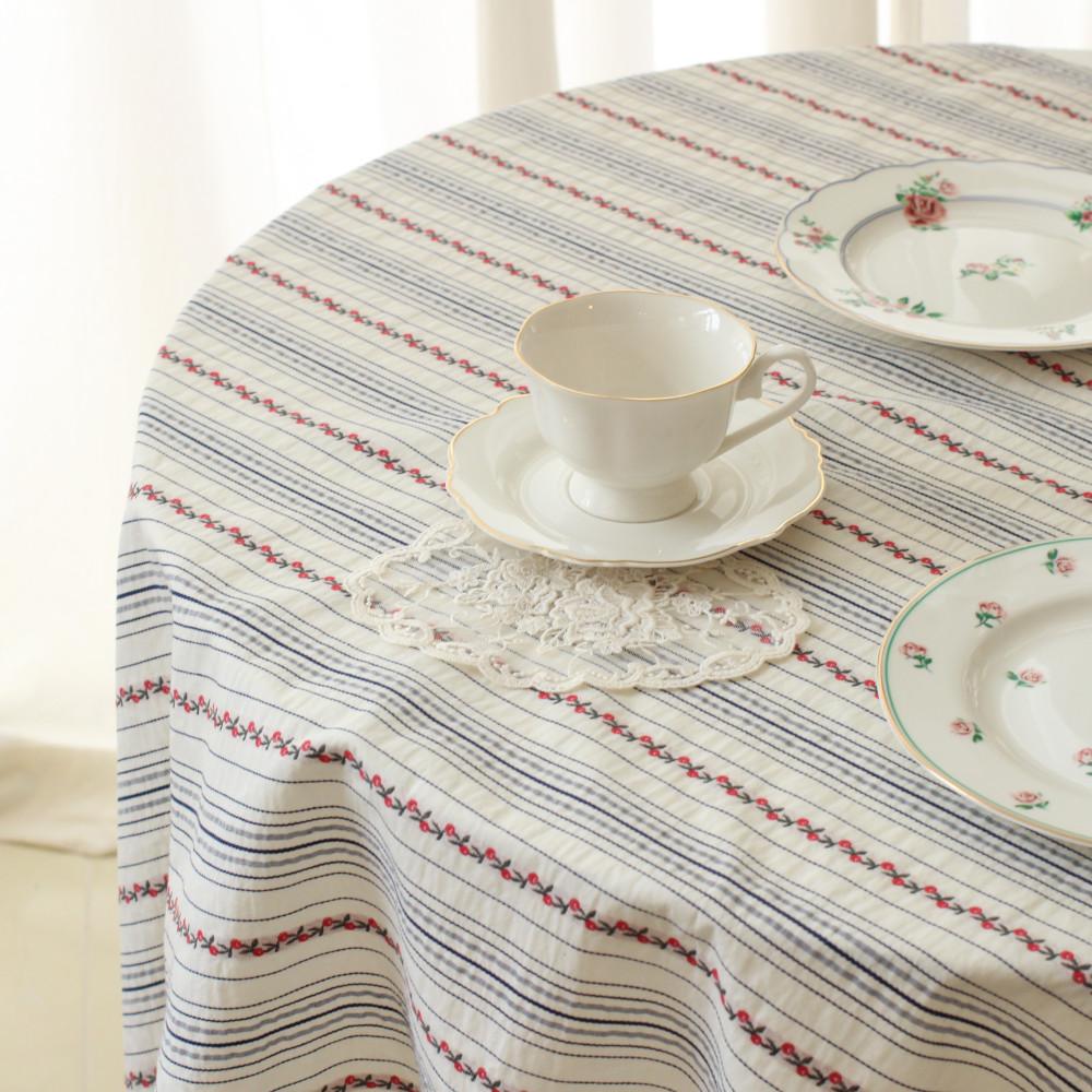 앵두 자수 스트라이프 원단