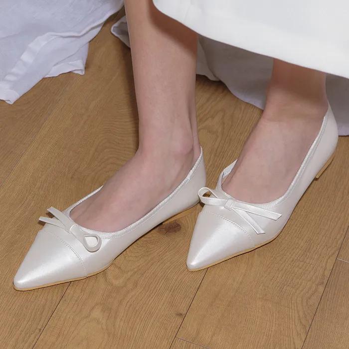 (29CM단독/WEDDING/바로배송) Acacia 아카시아 포인티드 리본 플랫 웨딩 슈즈