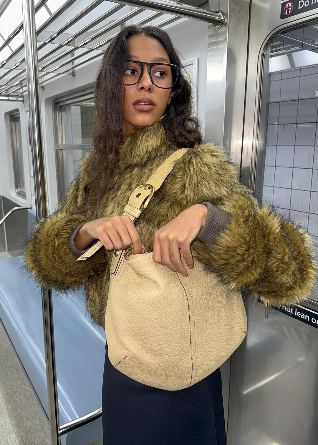 [MADE] 라뷰 투톤퍼 하이넥 점퍼