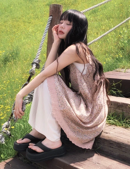 [레이어드템🌴/러블리/플라워] 잇뉴즈 핀턱 플라워 레이스 펀칭 나시 레이어드 원피스