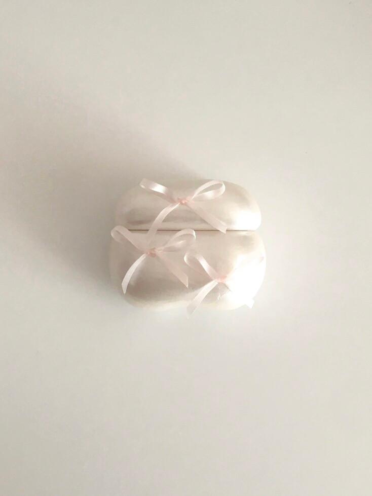 airpods case (Pink ribbon)