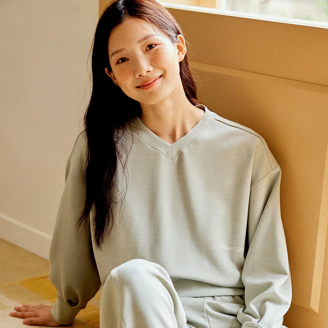 [SOF-LAX] 라이트카키 소프트터치 V넥 크롭 여성 맨투맨