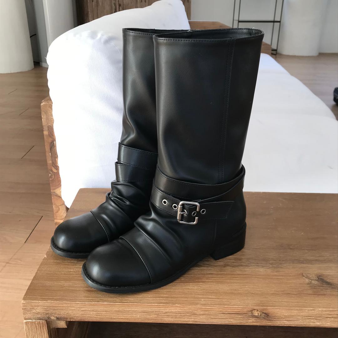 127룸 one buckle boots