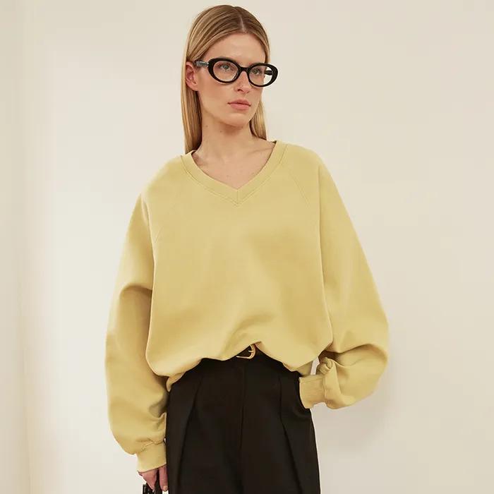 Rounded cotton V-neck sweatshirts
