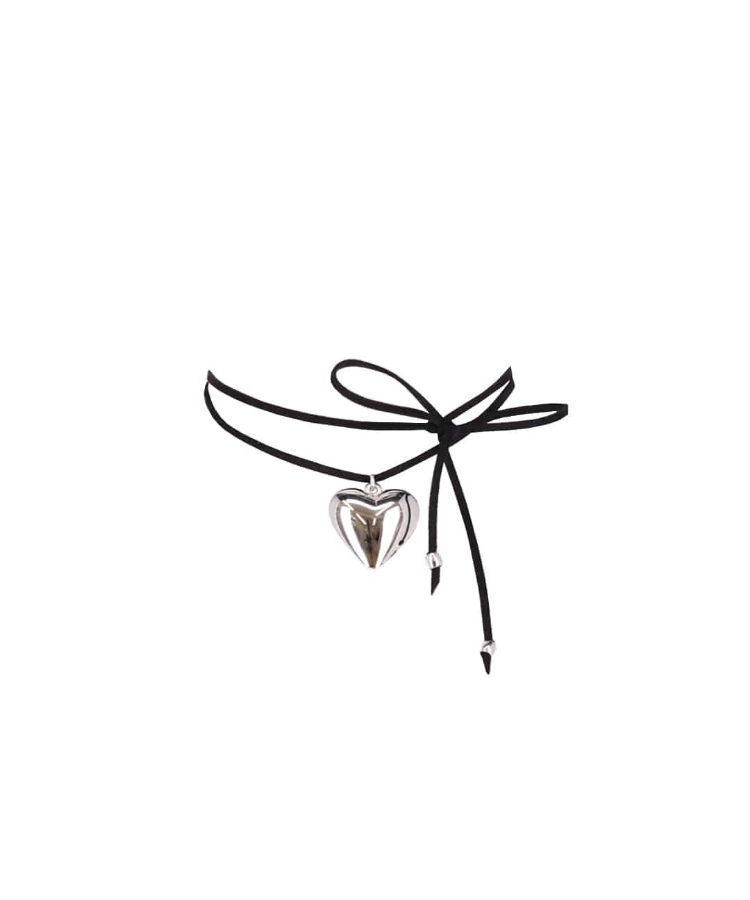 Lovable chocker
