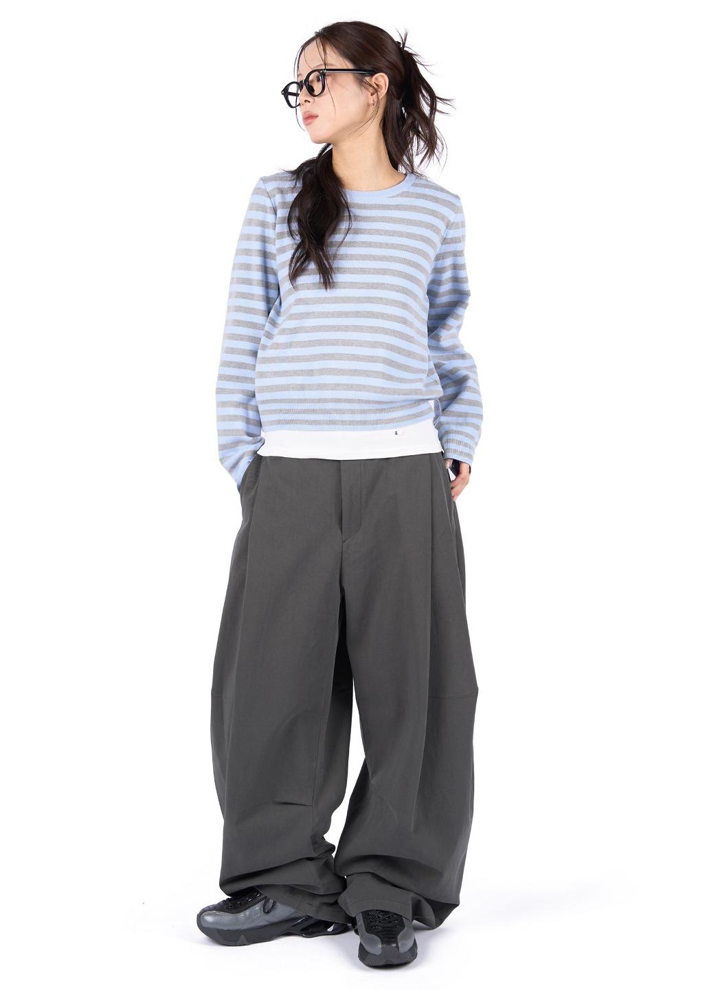 COTTON CURVED PINTUCK PANTS