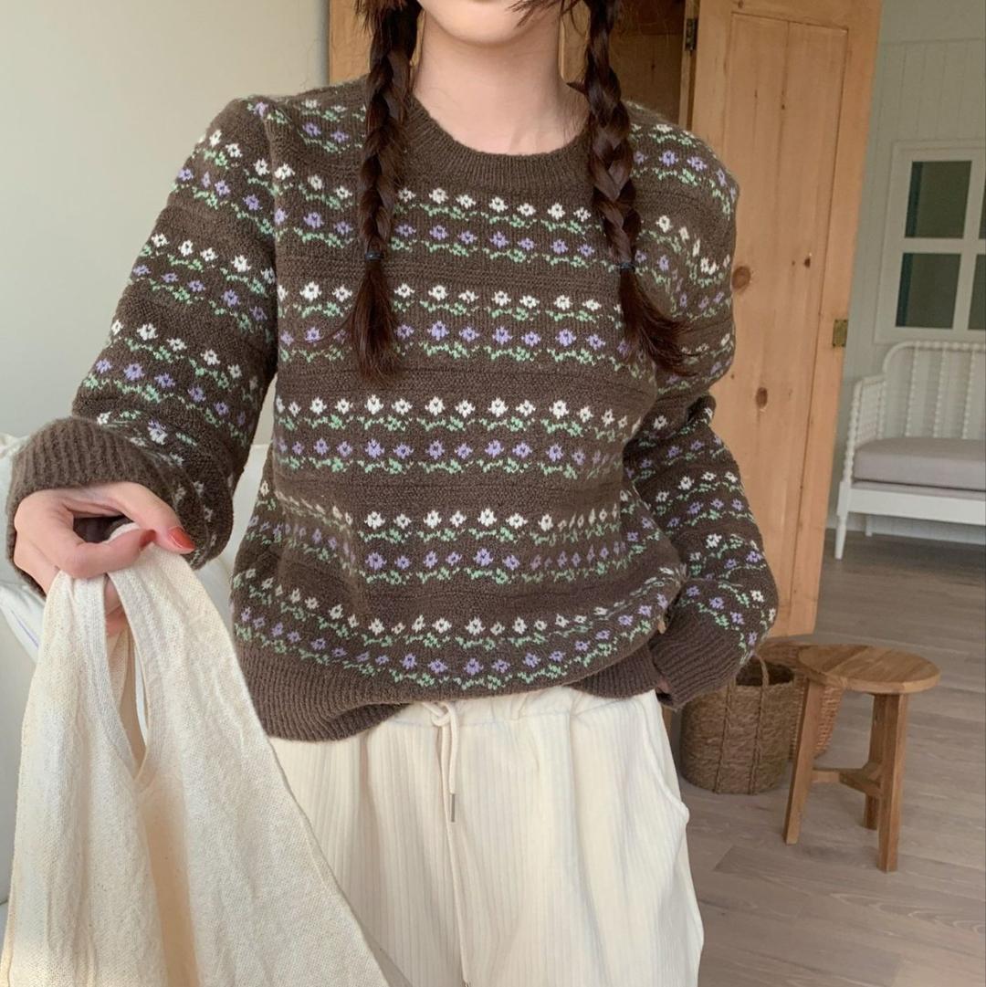 아우라 어글리스웨터 여성 겨울 크롭니트 튤립 꽃무늬니트