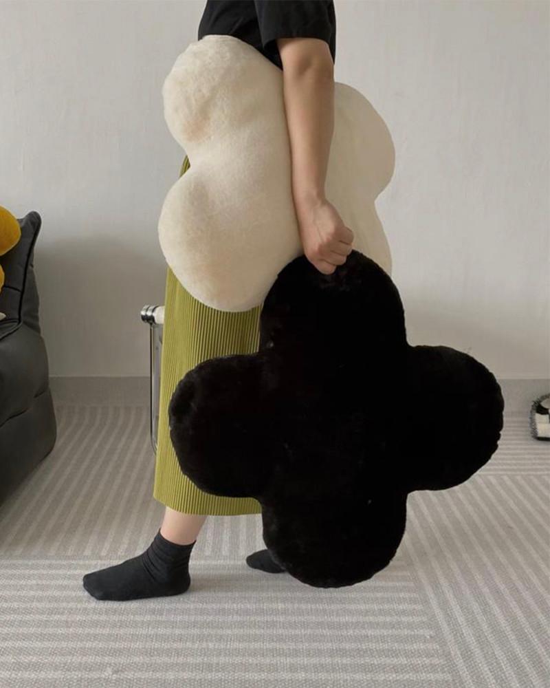 오브먼트 유니크 고양이 클로버 쿠션 꼬임 바디필로우