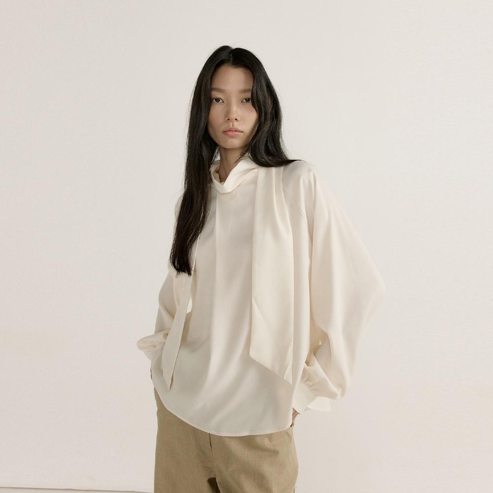 HIGH NECK TIE BLOUSE(2COLOR)