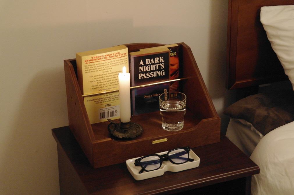 Arc series 02 - magazine & book storage