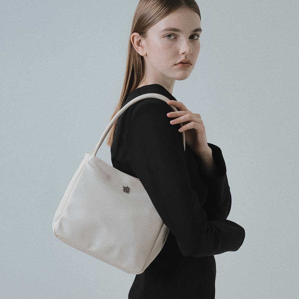 쓰리마인즈 TRM Recycled Nylon Basket Bag T14W