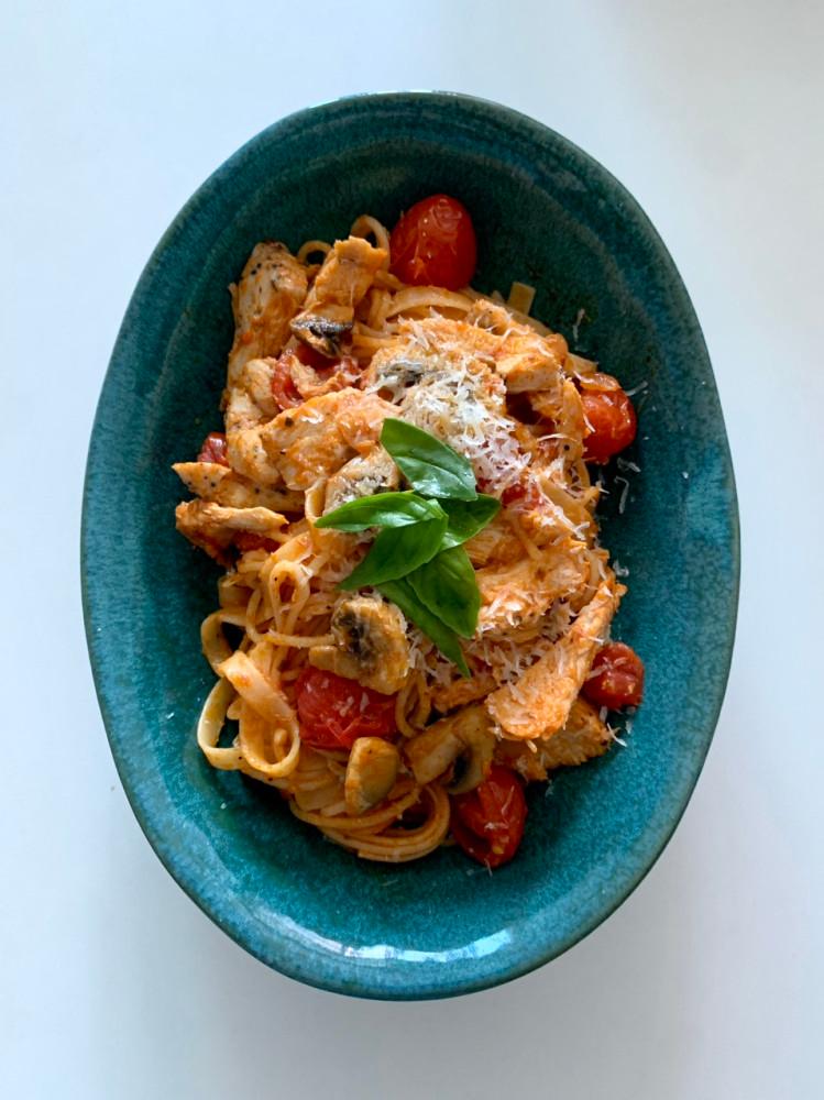 아르보샵 파스텔 타원볼 플레이팅 파스타 그릇