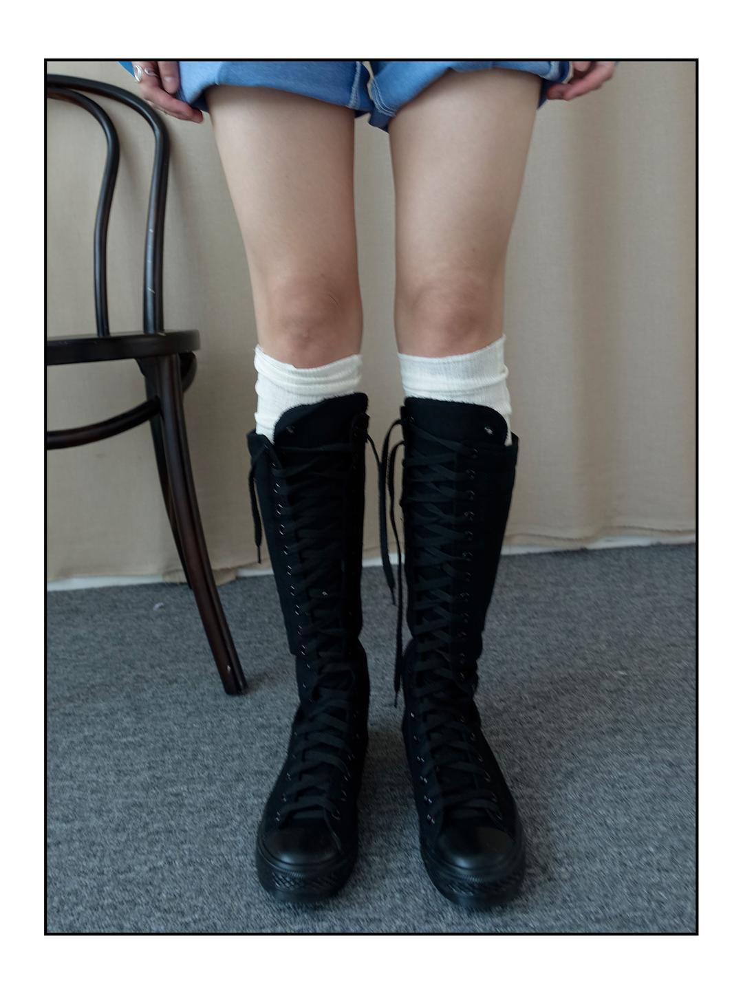 long tie-up sneakers