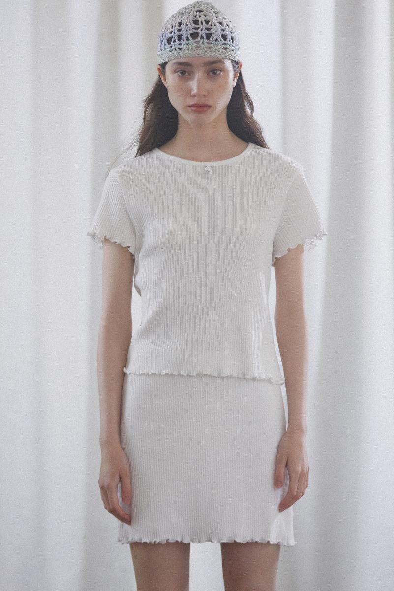 Lily set up _ white