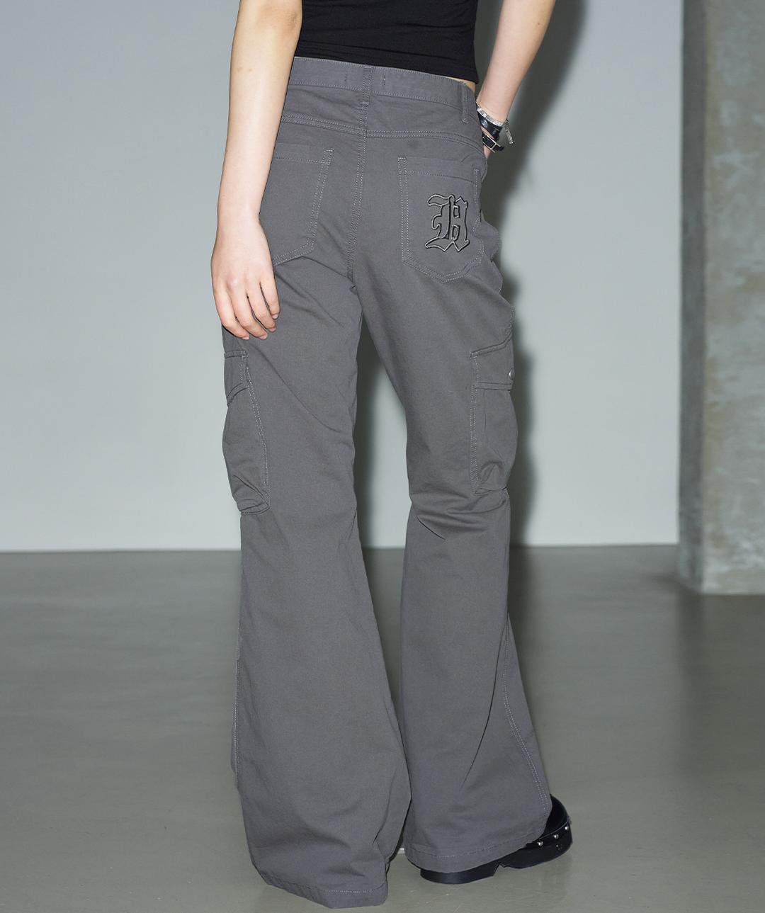 헬레네파리스 피그먼트 부츠컷 카고 팬츠 [스모크 그레이] [S 사이즈 6월 16일 예약배송]