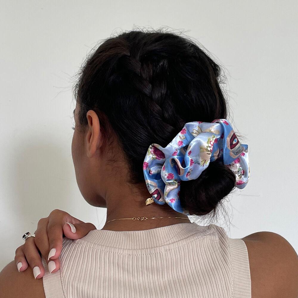 Susan scrunchie, BONNIE BLUE