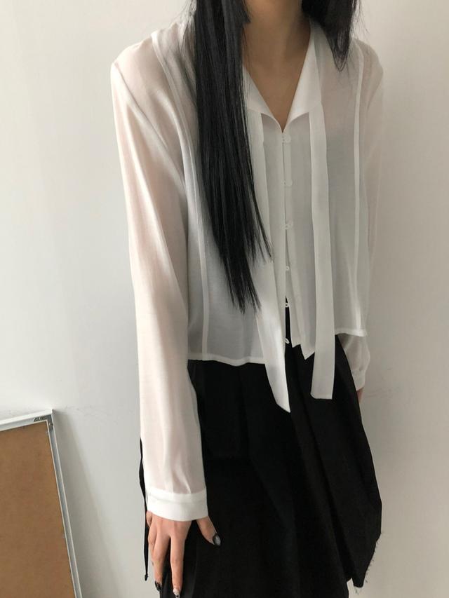 Tie blouse (Ivory, black)