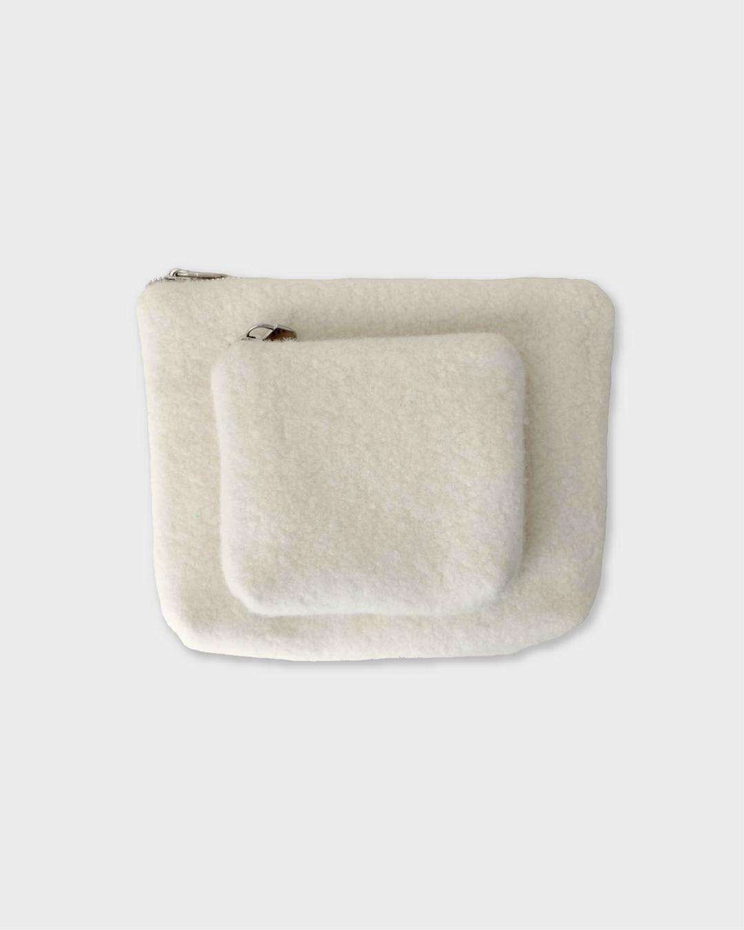 Fluffy pouch (ivory)