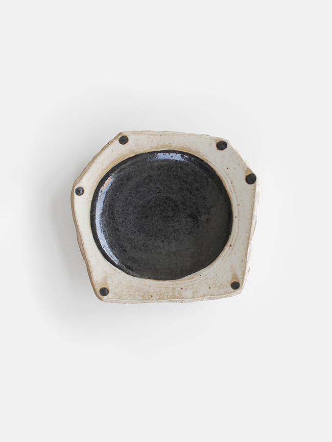 poing plate (m)
