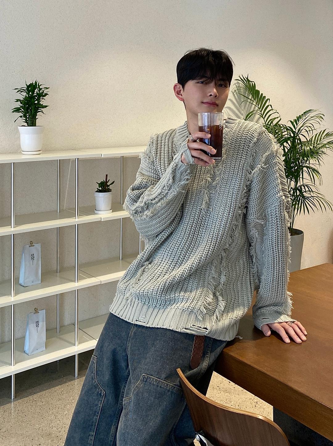 컬러 트윌 디스트로이 라운드니트 (4C / 블랙 다크그레이 연그레이 그린)