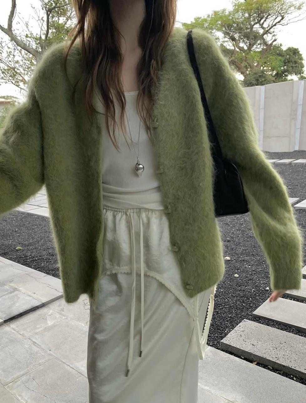 마베케이션 Poster 포스터 R 알파카 브이넥 가디건 (알파카 78%) 3colors