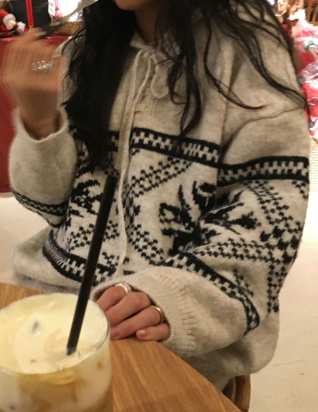 snow eyelet hood knit