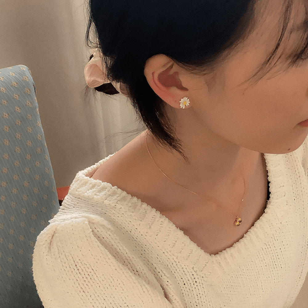 (실버925) sy 에폭시 옐로우 화이트 데이지 꽃 귀걸이