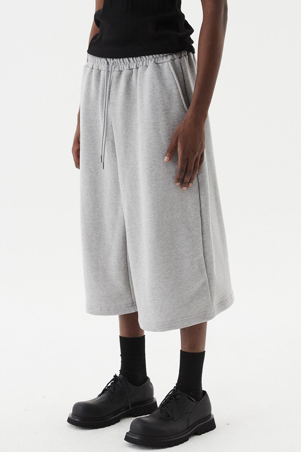 크루셜 배기 버뮤다 스웨트 팬츠 그레이