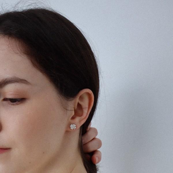 FORMS OF LOVE EARRING