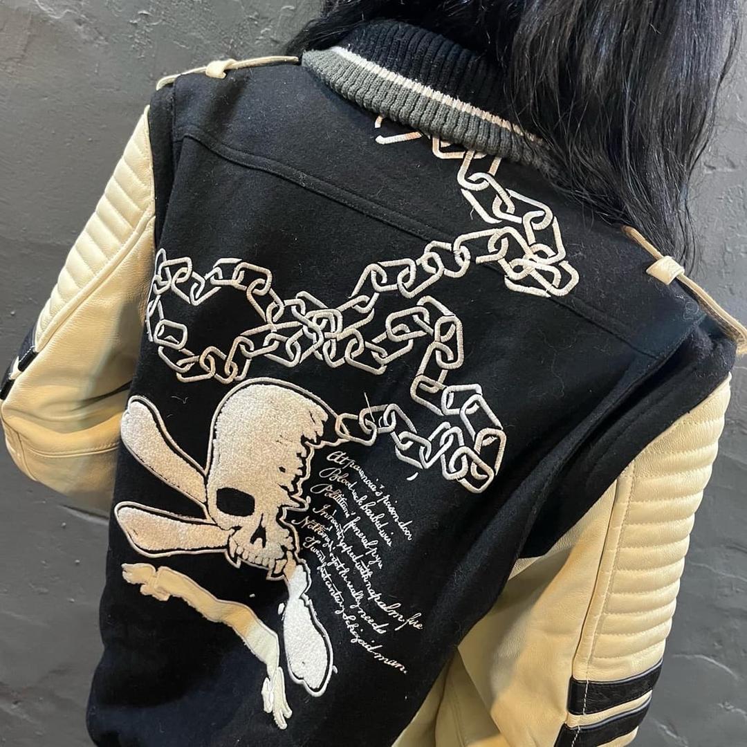 레더 자수 바시티