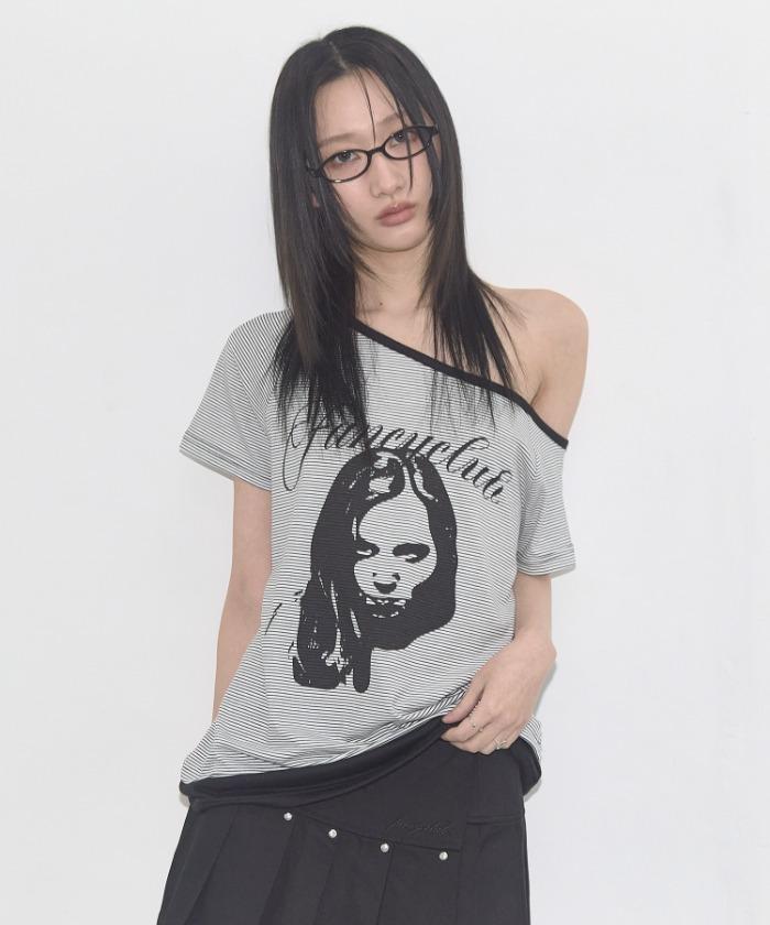[3/25 예약배송] MYSTIC ONE-SHOULDER TEE (BLACK) F25QB107