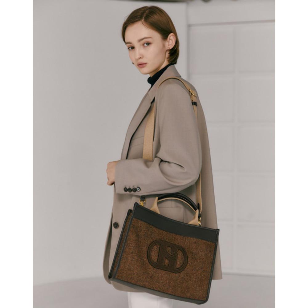 헤지스  브라운 로고패치 울혼방 토트백 HIBA1F208W2