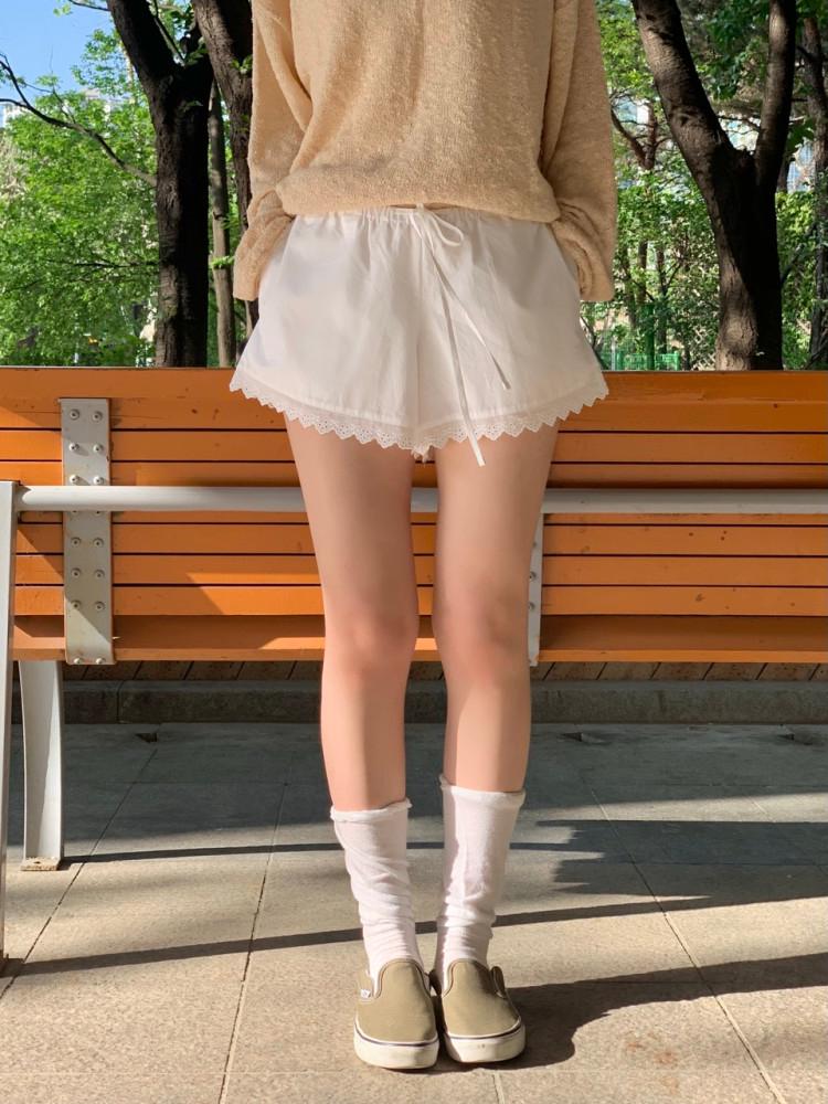 yogurt frill pants