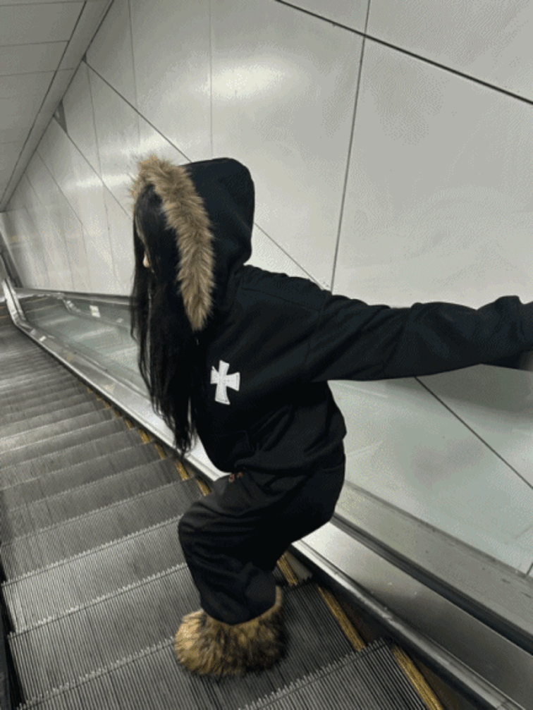 Break Cross Fur Zip-up