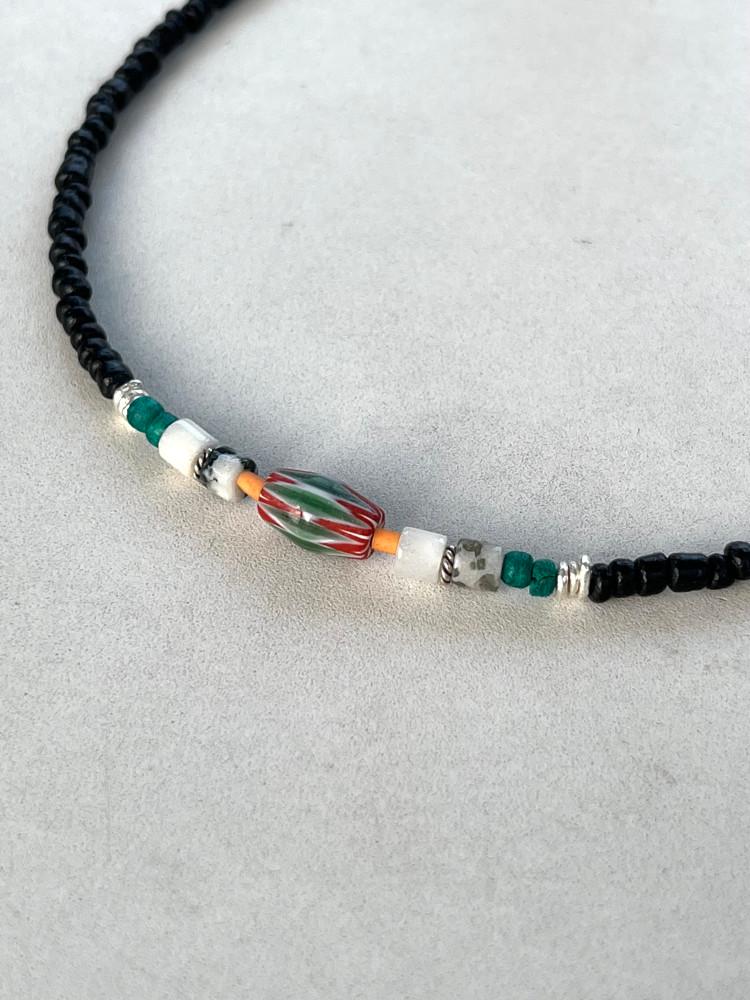 [오프더쉘] 보헤미안 블랙 우드 원석 목걸이