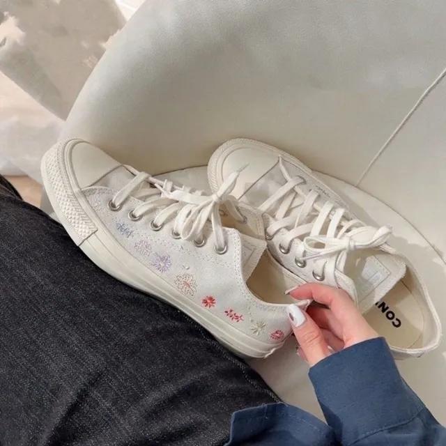 컨버스 척 테일러 올스타 우먼스 플로럴 자수 스니커즈 화이트