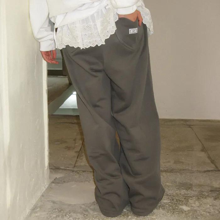 [쭈리추가] BACK HEART STITCH POCKET SWEAT JOGGER PANTS CHARCOAL